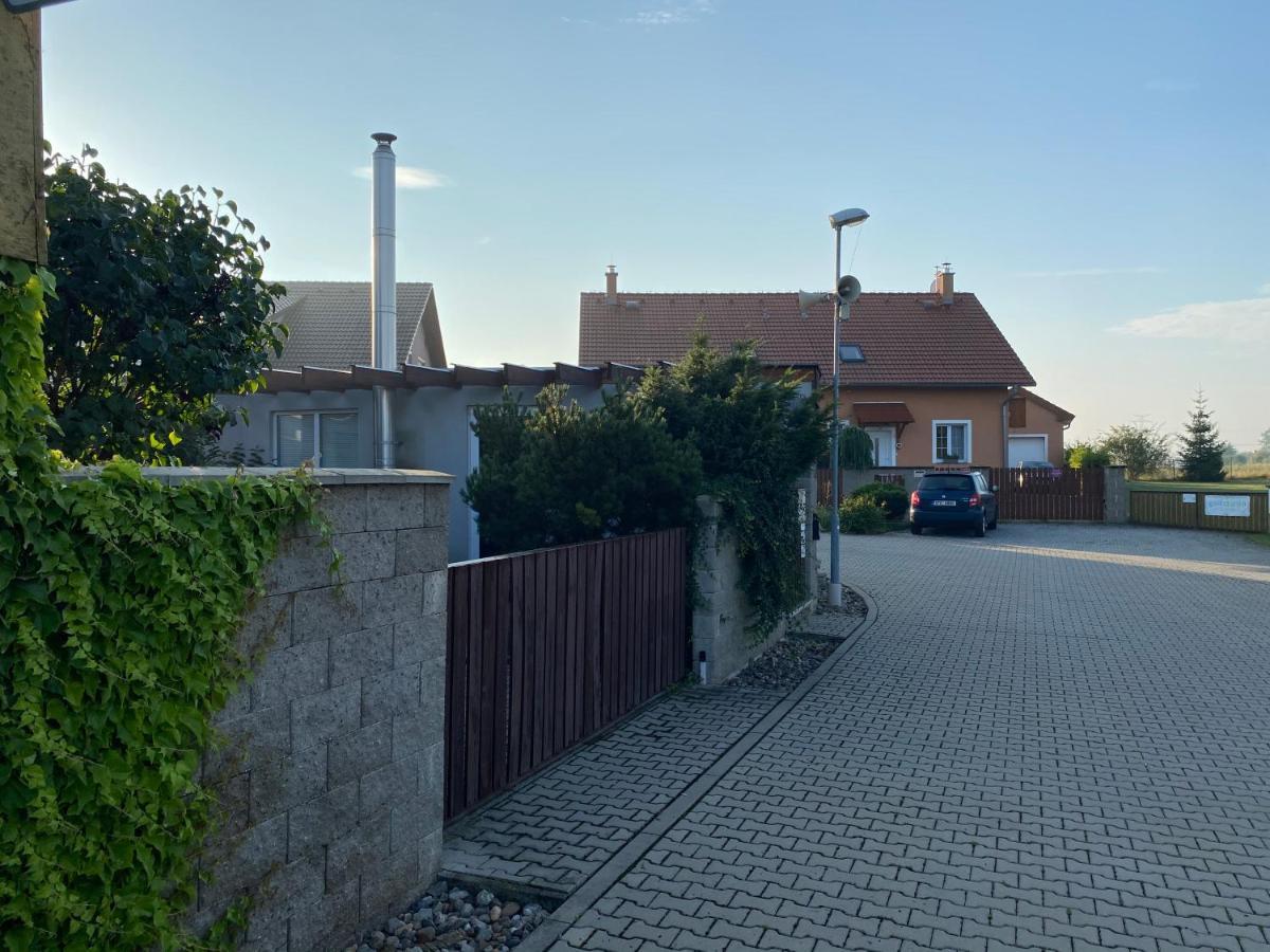 Appartamento U Vrabčáka Zlonin Esterno foto