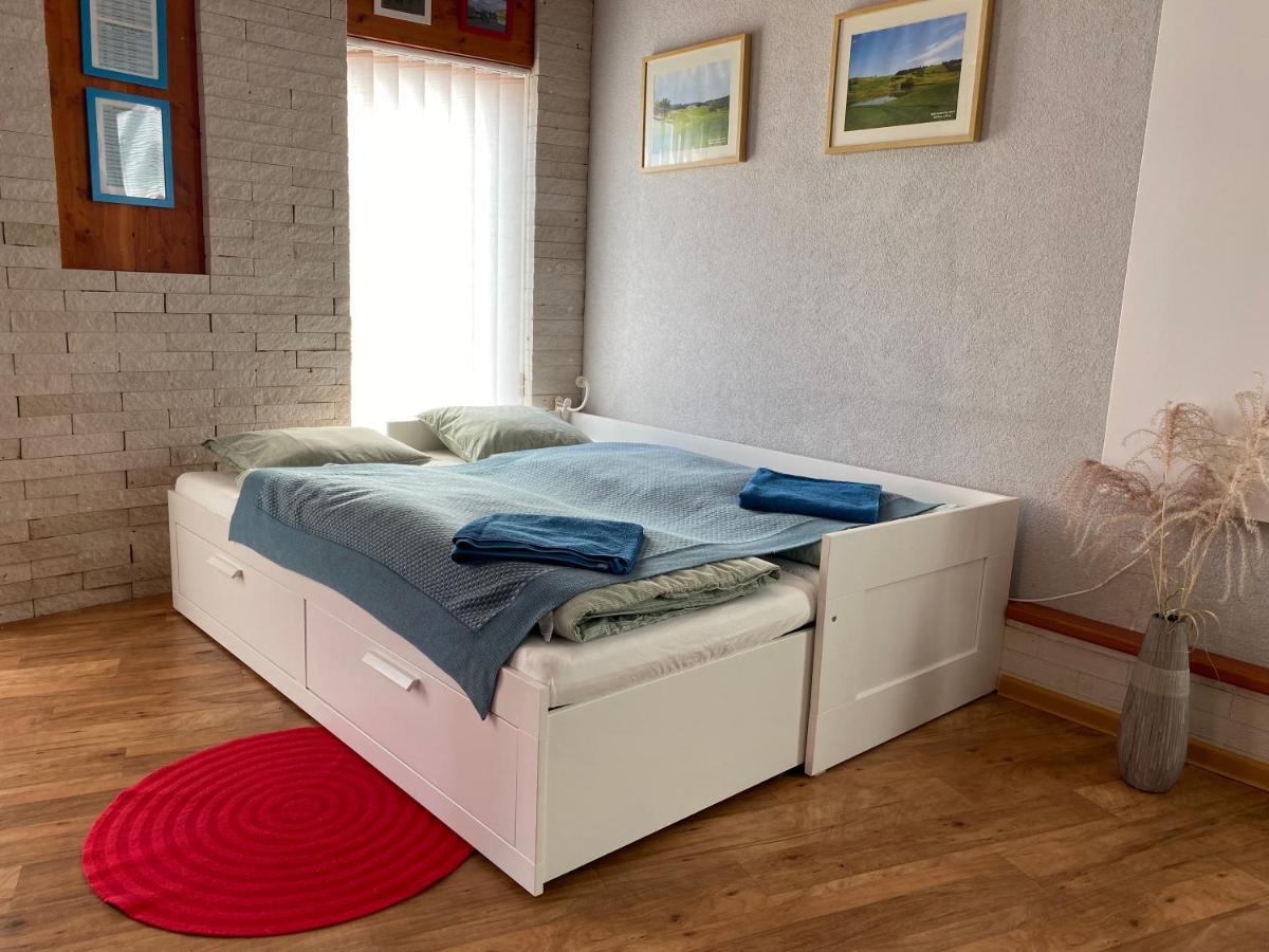 Appartamento U Vrabčáka Zlonin Esterno foto
